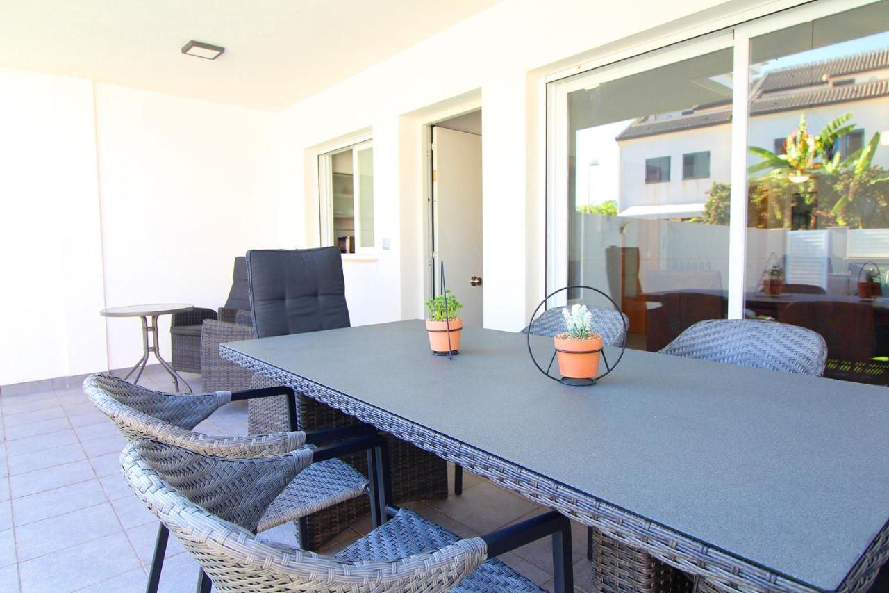 Global Properties, Bonito Adosado Con Jardin En La Playa De Almarda Villa Sagunto Luaran gambar