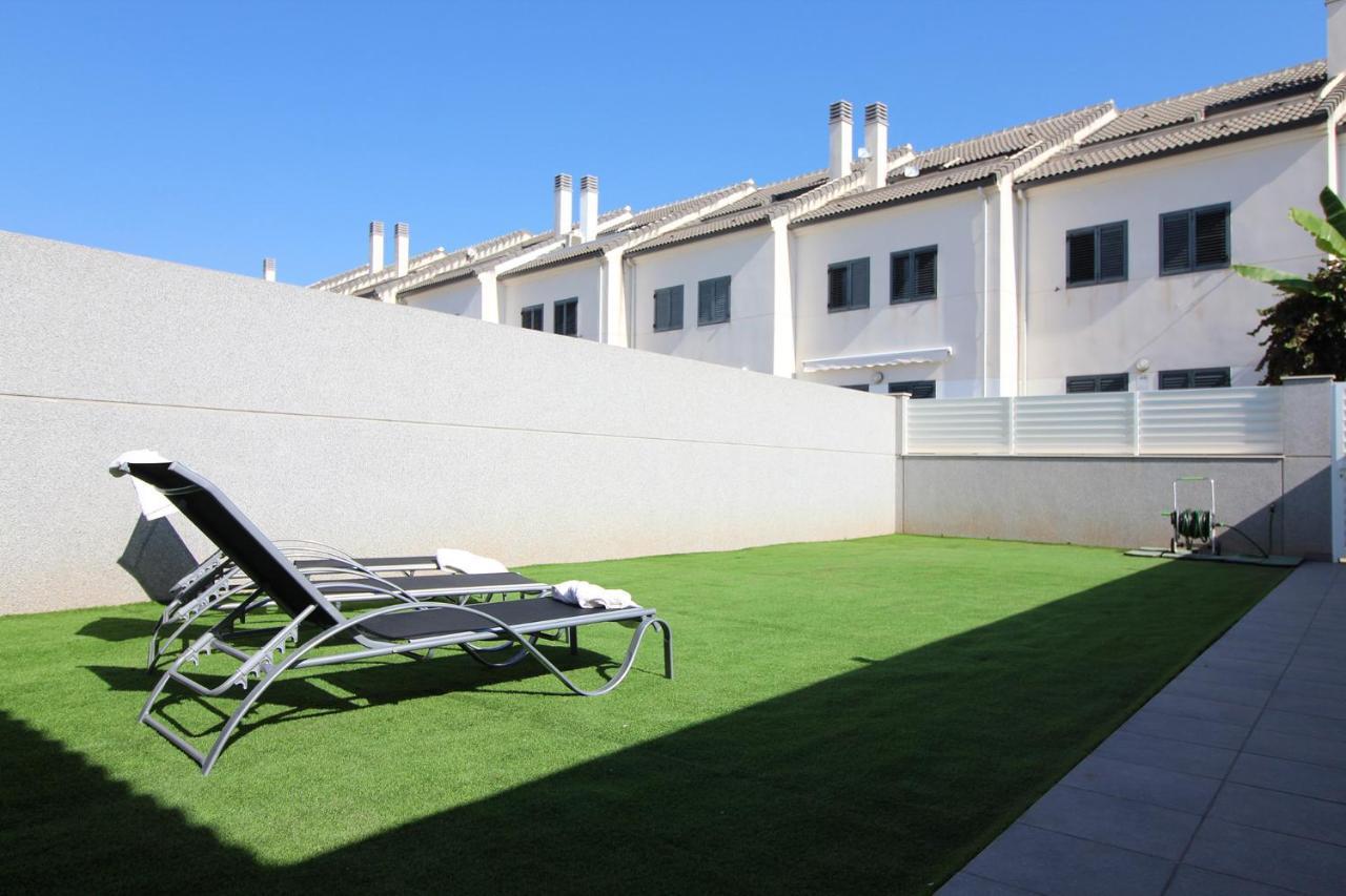Global Properties, Bonito Adosado Con Jardin En La Playa De Almarda Villa Sagunto Luaran gambar